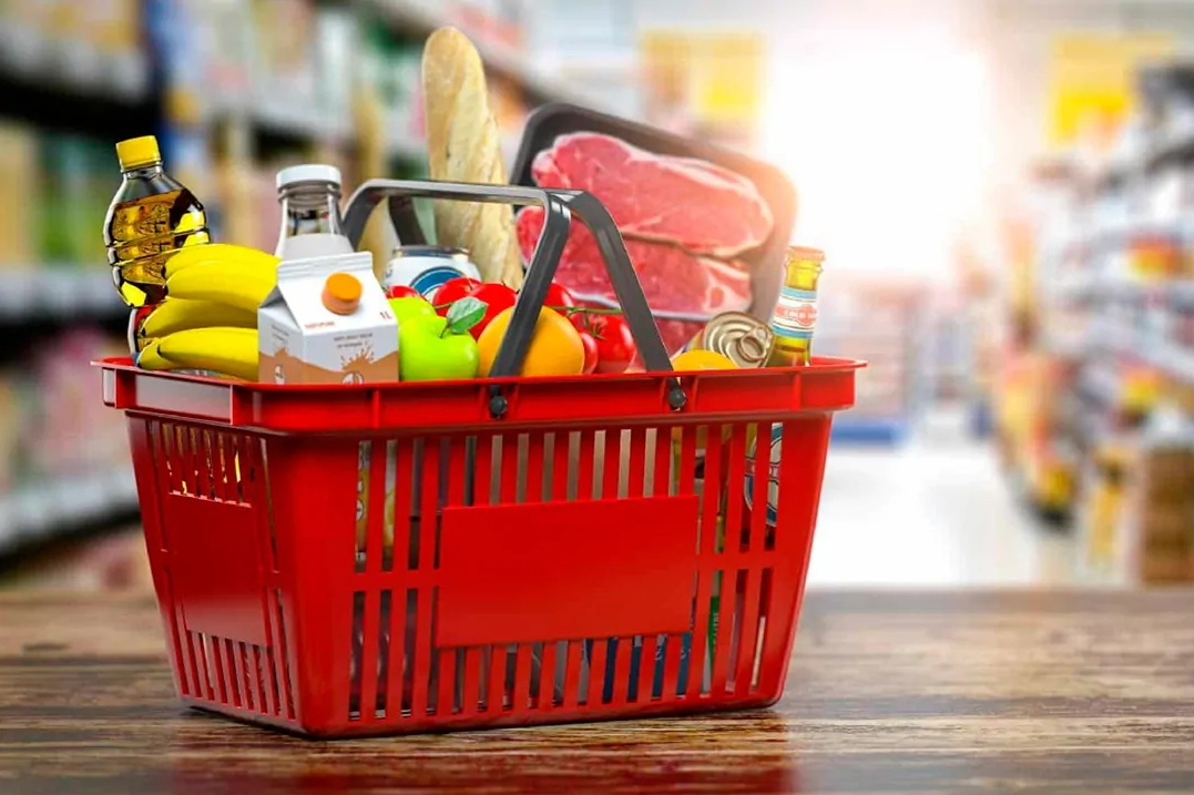 Cestas básicas organizadas para entrega